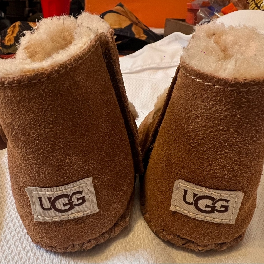 UGG Tan Shearling Baby Slippers NW/OT